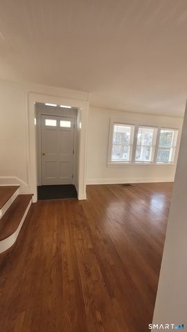 10 Olmstead Place, Norwalk, CT 06855