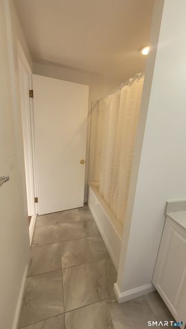 10 Olmstead Place, Norwalk, CT 06855