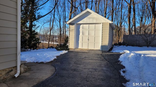 10 Olmstead Place, Norwalk, CT 06855