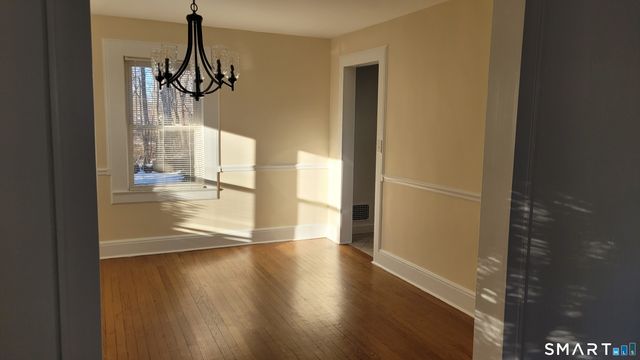 10 Olmstead Place, Norwalk, CT 06855