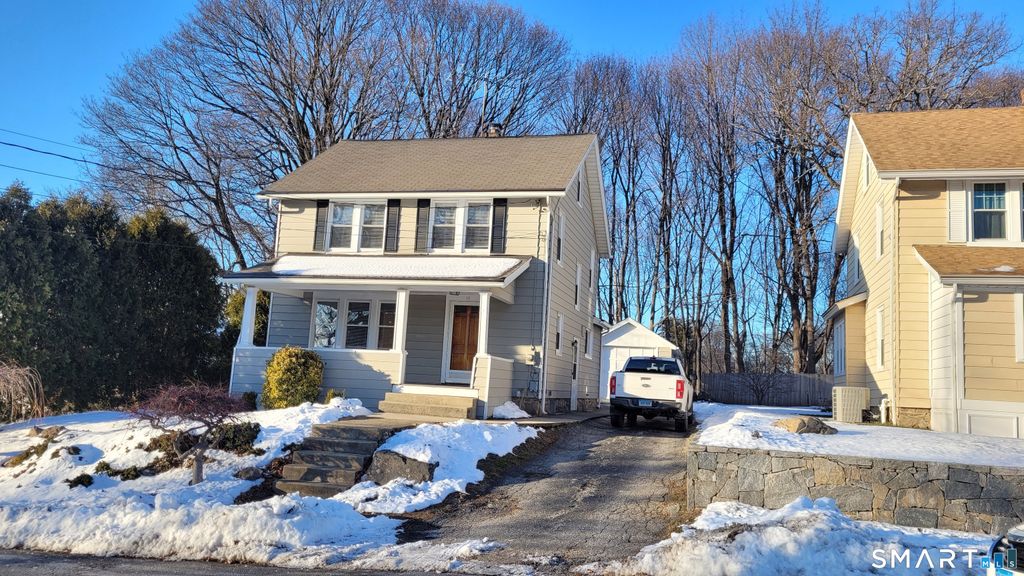 10 Olmstead Place, Norwalk, CT 06855