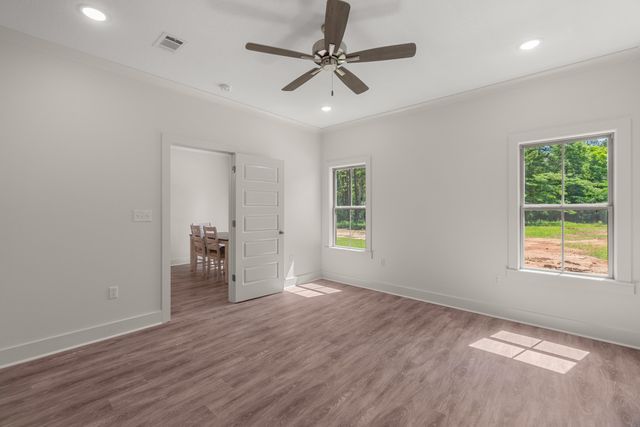 68 Ratcliff Rd., Sumrall, MS 39482