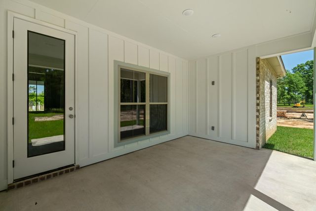 68 Ratcliff Rd., Sumrall, MS 39482