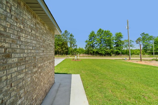 68 Ratcliff Rd., Sumrall, MS 39482