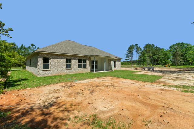 68 Ratcliff Rd., Sumrall, MS 39482