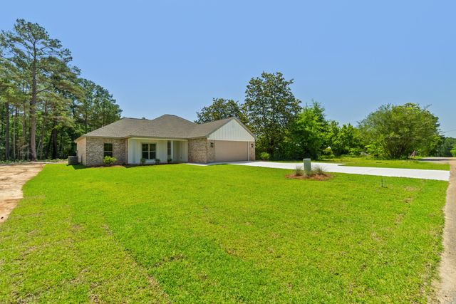 68 Ratcliff Rd., Sumrall, MS 39482