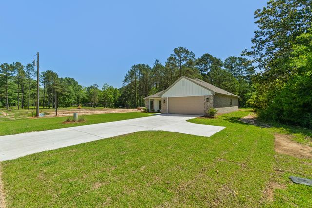 68 Ratcliff Rd., Sumrall, MS 39482