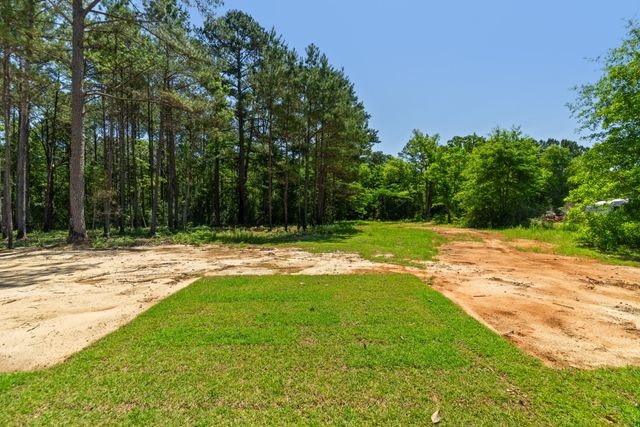 68 Ratcliff Rd., Sumrall, MS 39482