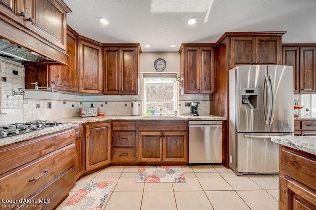 4180 E Evergreen Dr, Post Falls, ID 83854