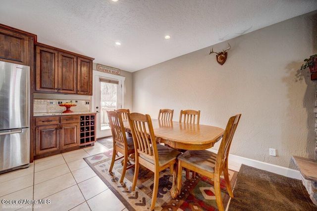 4180 E Evergreen Dr, Post Falls, ID 83854