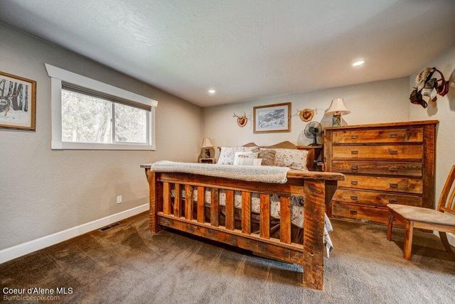 4180 E Evergreen Dr, Post Falls, ID 83854