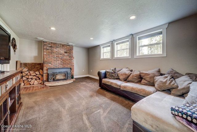 4180 E Evergreen Dr, Post Falls, ID 83854