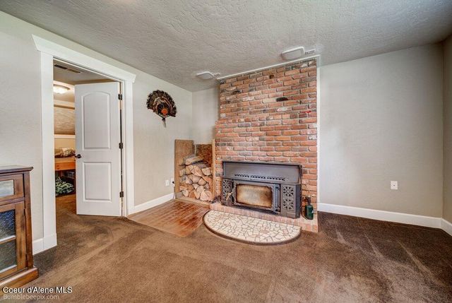 4180 E Evergreen Dr, Post Falls, ID 83854