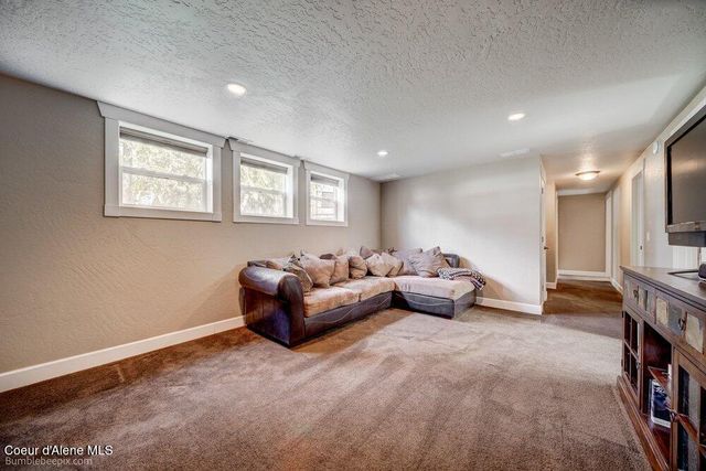 4180 E Evergreen Dr, Post Falls, ID 83854