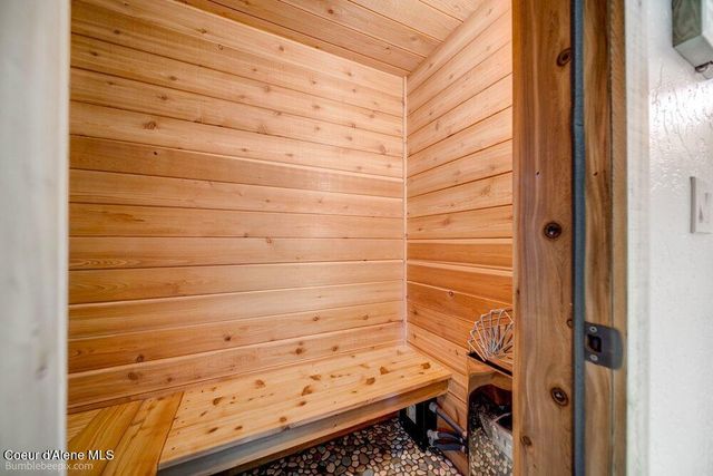 4180 E Evergreen Dr, Post Falls, ID 83854