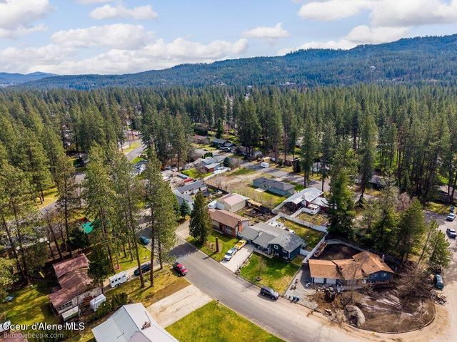 4180 E Evergreen Dr, Post Falls, ID 83854
