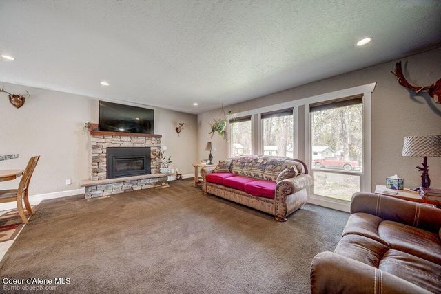 4180 E Evergreen Dr, Post Falls, ID 83854