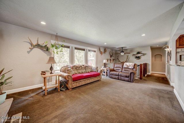 4180 E Evergreen Dr, Post Falls, ID 83854