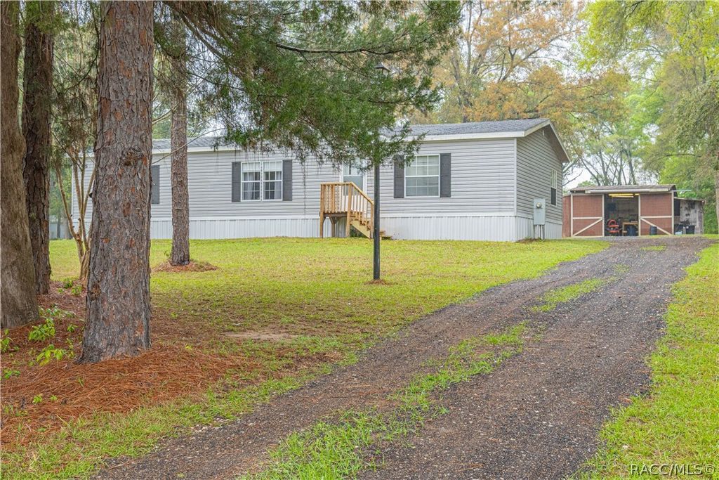 2727 E Center Street, Inverness, FL 34453