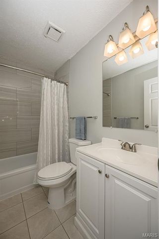 2370 Hidden Meadow Lane, Ballwin, MO 63021