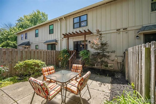 2370 Hidden Meadow Lane, Ballwin, MO 63021