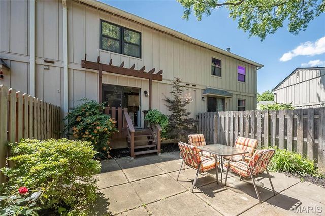 2370 Hidden Meadow Lane, Ballwin, MO 63021