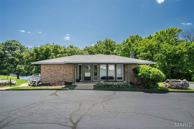 2370 Hidden Meadow Lane, Ballwin, MO 63021
