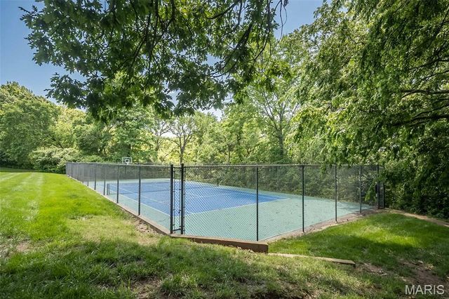2370 Hidden Meadow Lane, Ballwin, MO 63021