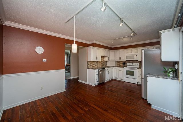 2370 Hidden Meadow Lane, Ballwin, MO 63021