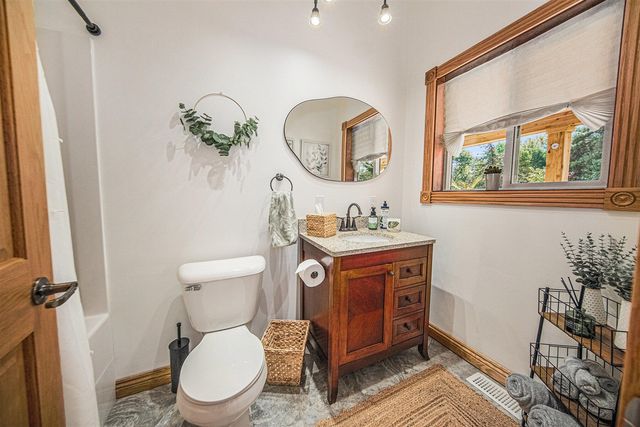 7914 Stony Lake Road, Jackson, MI 49201