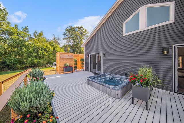 7914 Stony Lake Road, Jackson, MI 49201