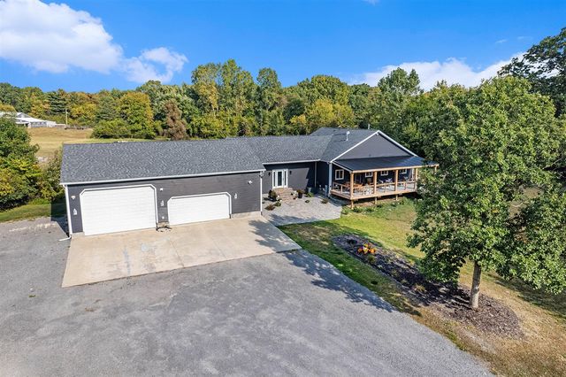7914 Stony Lake Road, Jackson, MI 49201