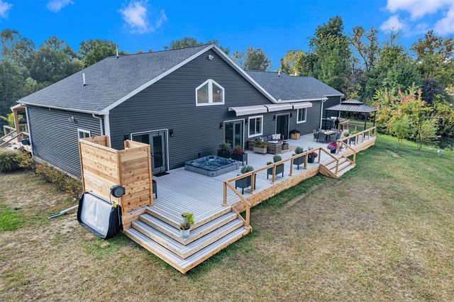 7914 Stony Lake Road, Jackson, MI 49201