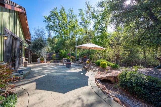 831 Rocky Hill Rd, Murphys, CA 95247