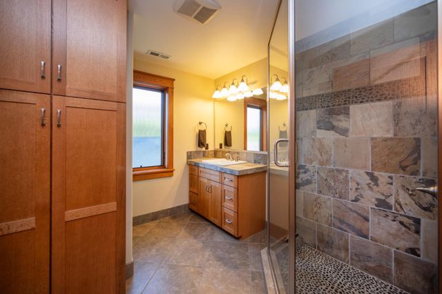 831 Rocky Hill Rd, Murphys, CA 95247