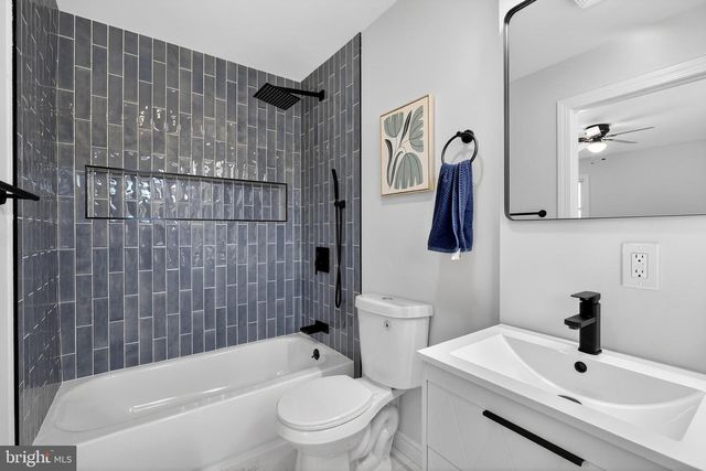 6 THORNHOLLOW RD, Newark, DE 19711