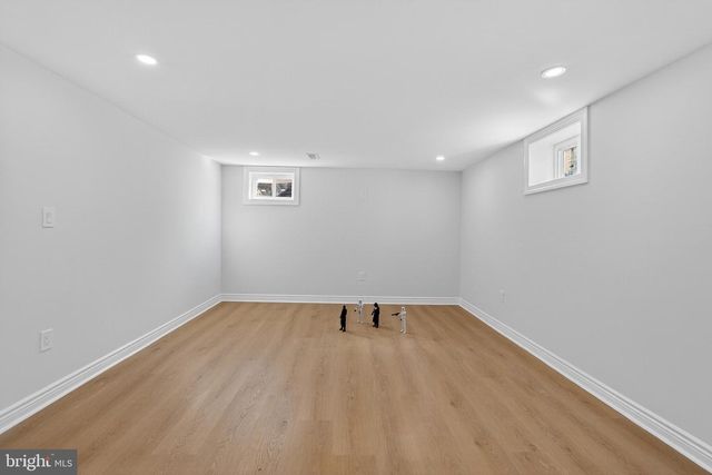 6 THORNHOLLOW RD, Newark, DE 19711