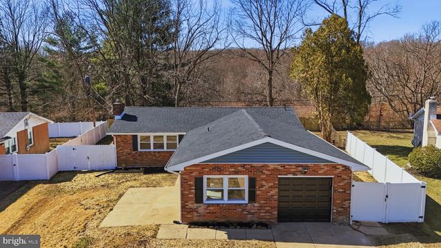 6 THORNHOLLOW RD, Newark, DE 19711