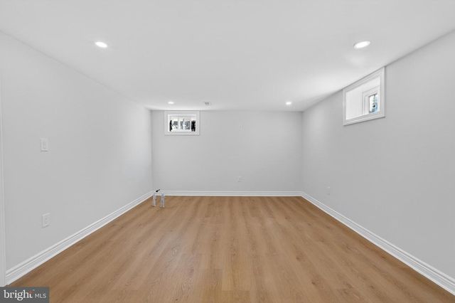 6 THORNHOLLOW RD, Newark, DE 19711