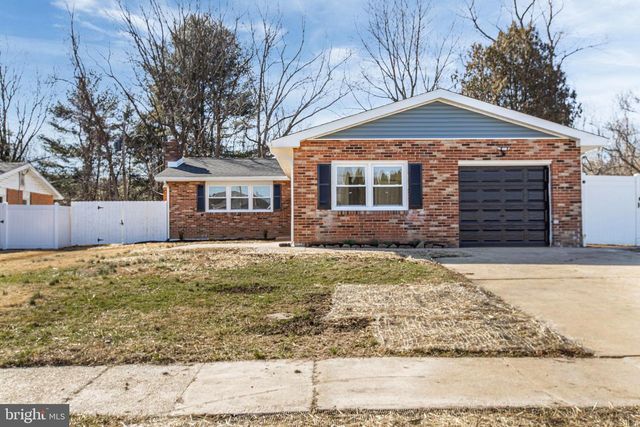 6 THORNHOLLOW RD, Newark, DE 19711