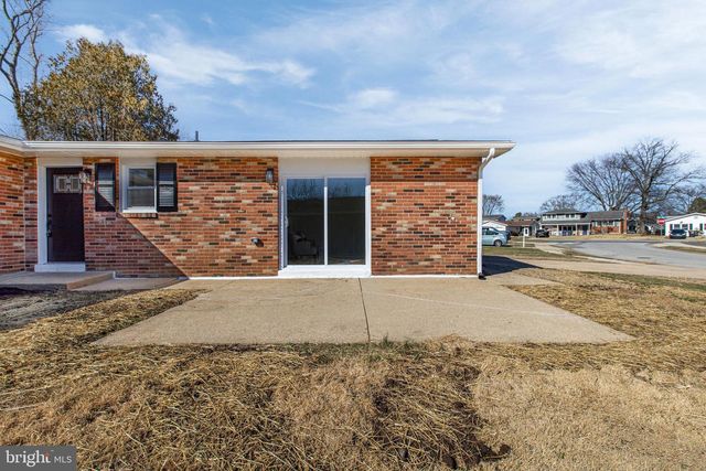 6 THORNHOLLOW RD, Newark, DE 19711