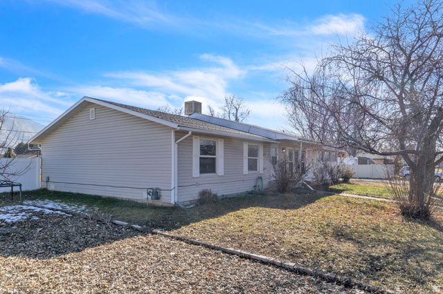 1016 N 325 W, Harrisville, UT 84404