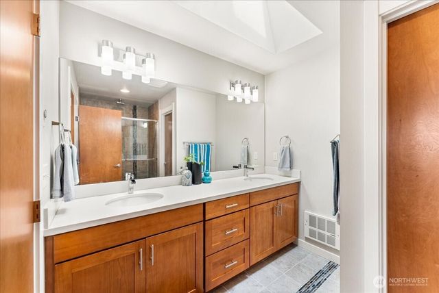 12418 2nd Place SW, Burien, WA 98146