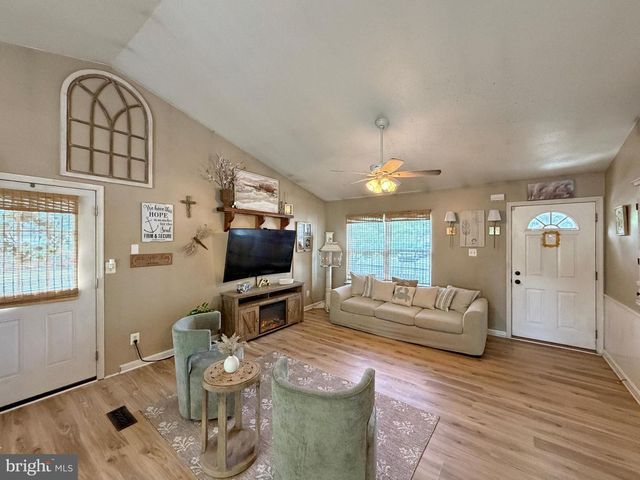 16842 ATKINSON RD, Cobb Island, MD 20625