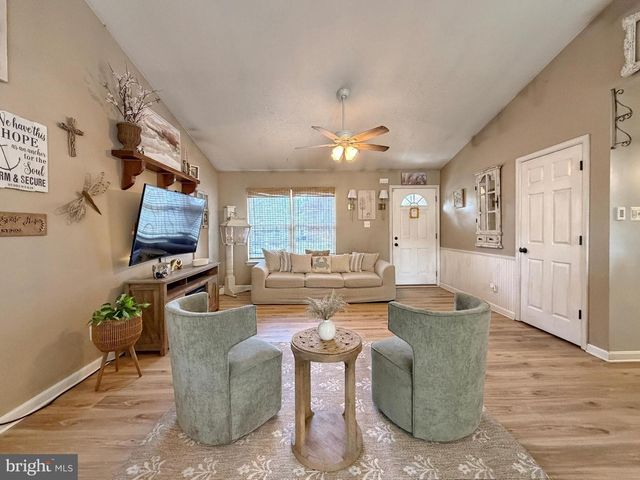 16842 ATKINSON RD, Cobb Island, MD 20625
