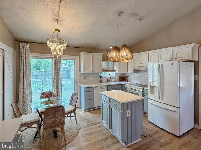 16842 ATKINSON RD, Cobb Island, MD 20625