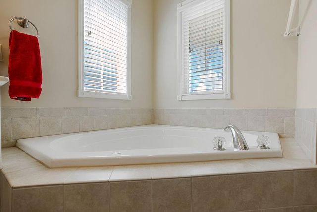 841 E Lanesfield Street, Gardner, KS 66030