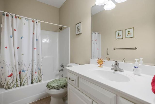 841 E Lanesfield Street, Gardner, KS 66030