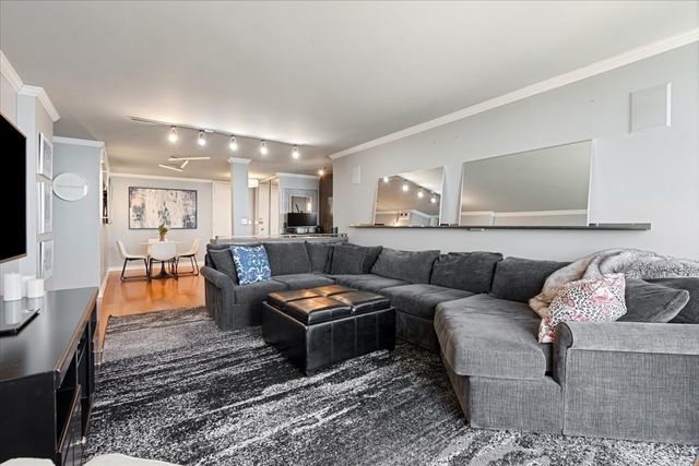 1660 N La Salle Street 4003-05, Chicago, IL 60614