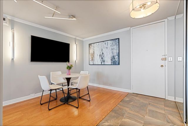 1660 N La Salle Street 4003-05, Chicago, IL 60614